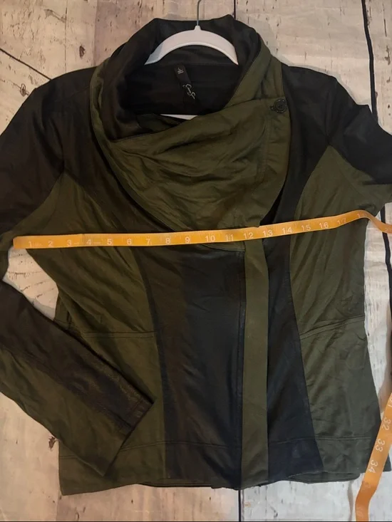 Women’s Jessica Simpson Olive Green & Black zip up Draped neckline Jacket large - Picture 4 of 8